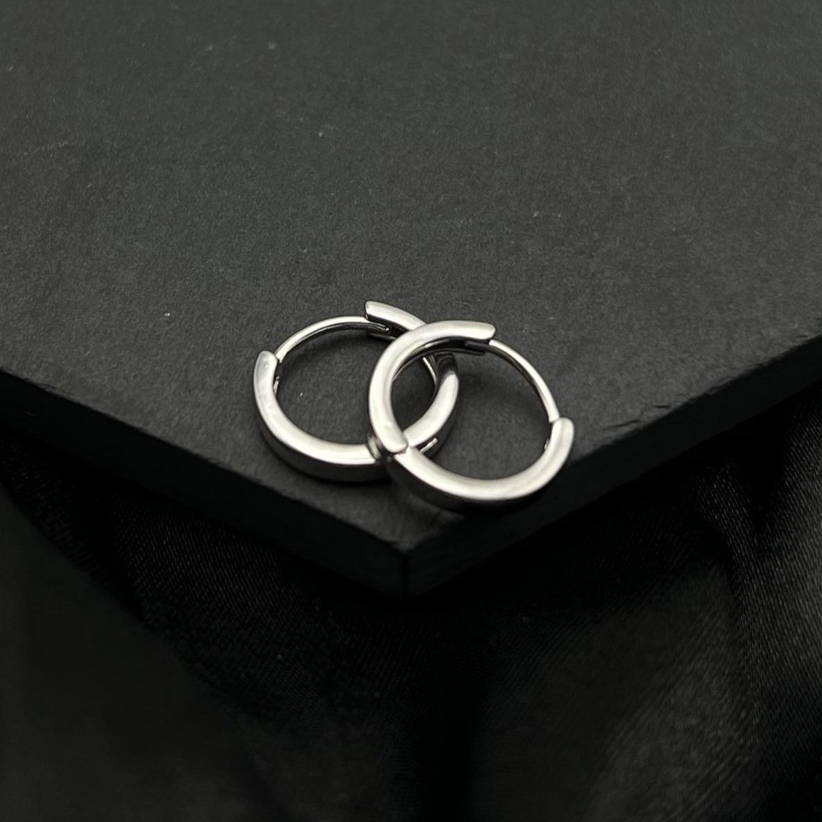 Medium Huggie Hoop Earrings