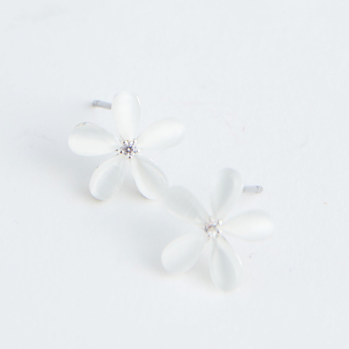 Ear Sense Silver White Cateye Flower Stud Earrings