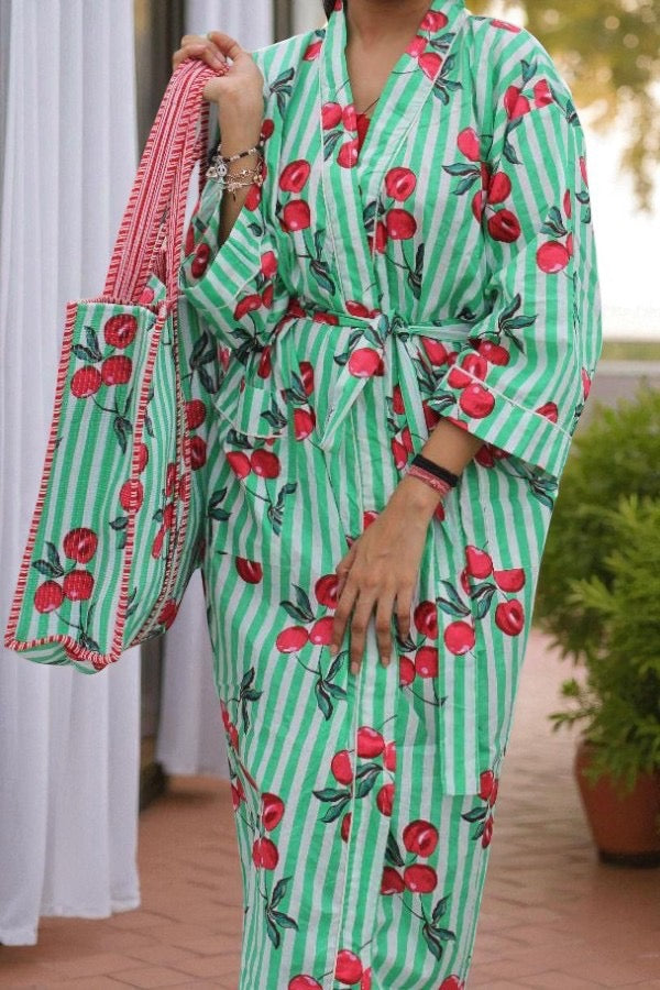 SC - Sweetheart Getaway Heart Print Kimono Robe