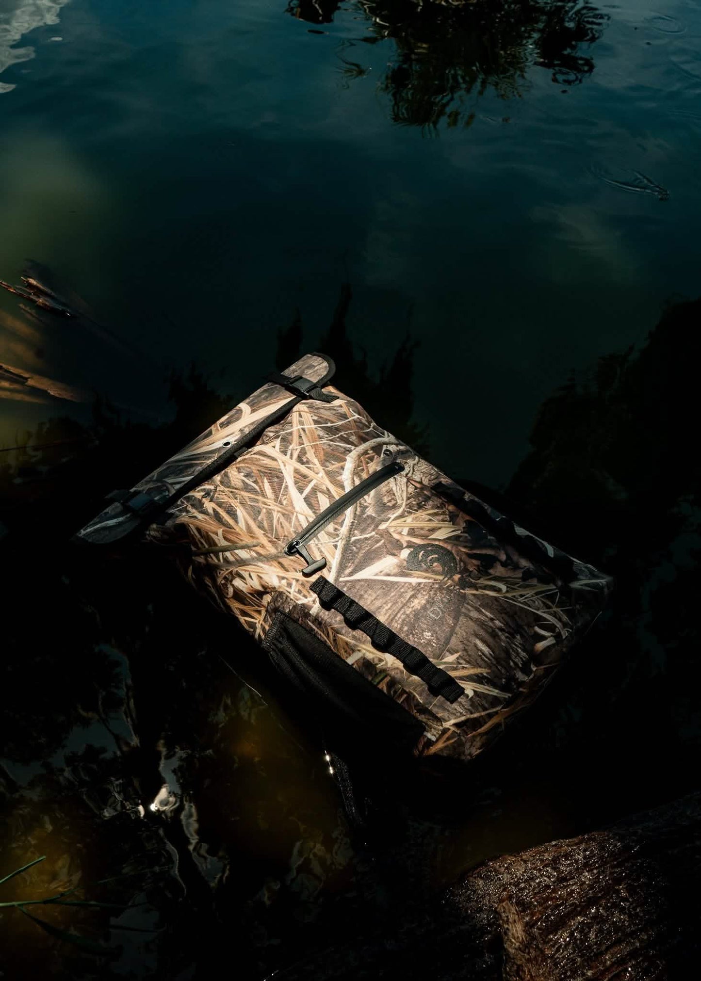 Mossy Oak - 25-Liter, Auto-Sealing, Waterproof, Floating, Scent Proof Dry Bag by Dry Pocket Apparel