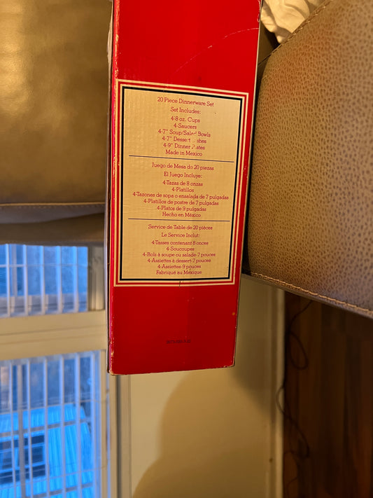 Termocrisa Holly Berry 20-piece dinnerware set