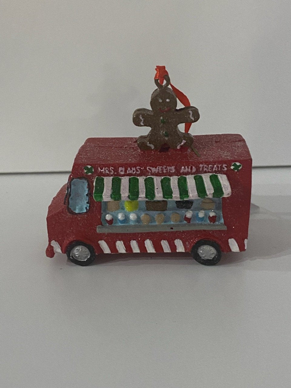 RED RESIN COOKIE FOOD TRUCK ORNAMENT