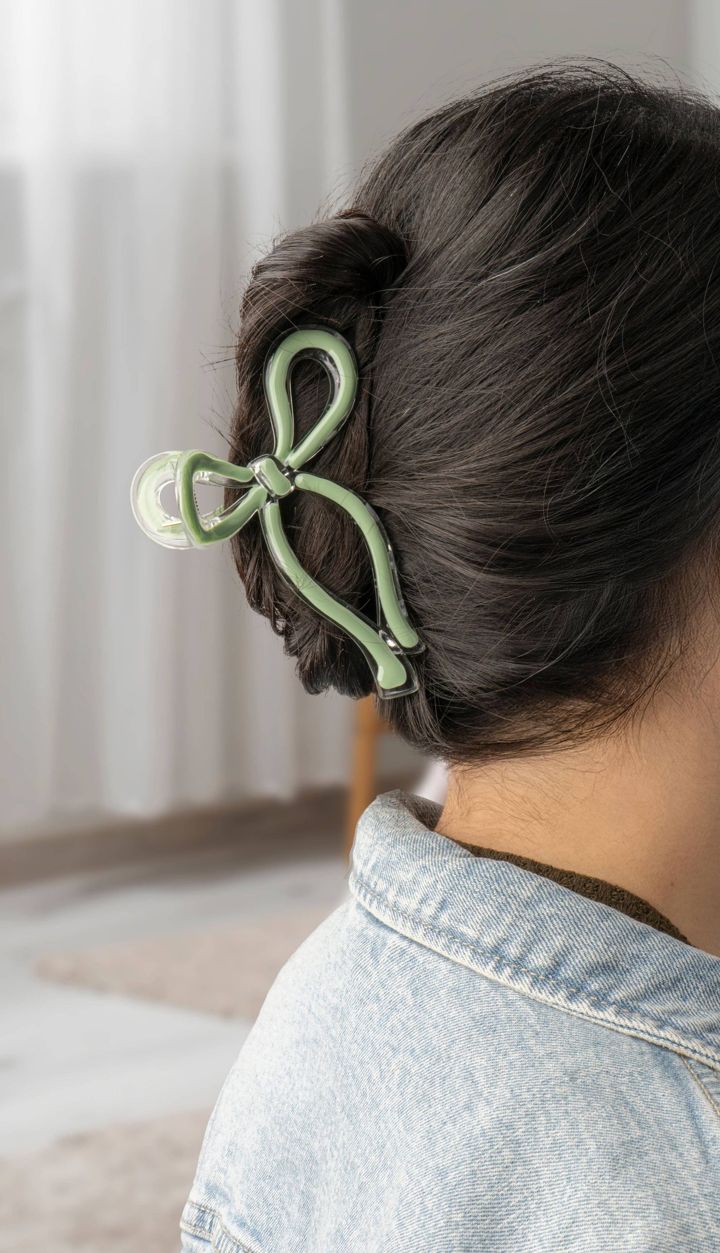 Very Demure Bow Hair Clip - Crush
