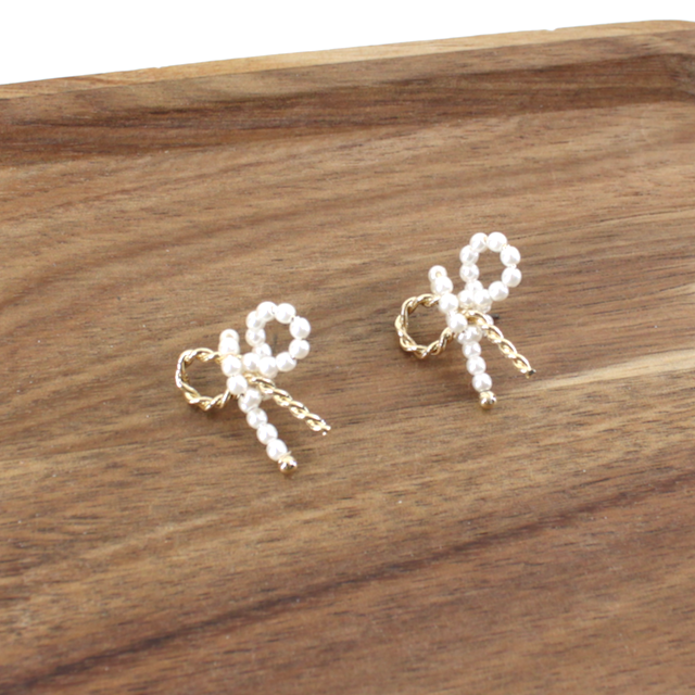 Half/Half Faux Pearl Bow Post Earrings