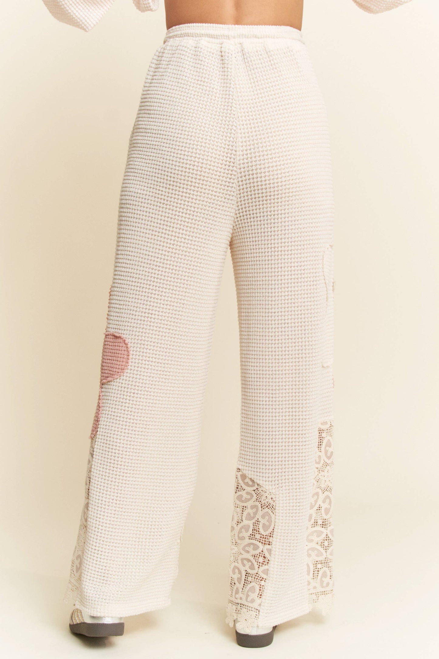 THERMAL MIXTURE KNIT WIDE OPENING PANTS by Davi & Dani