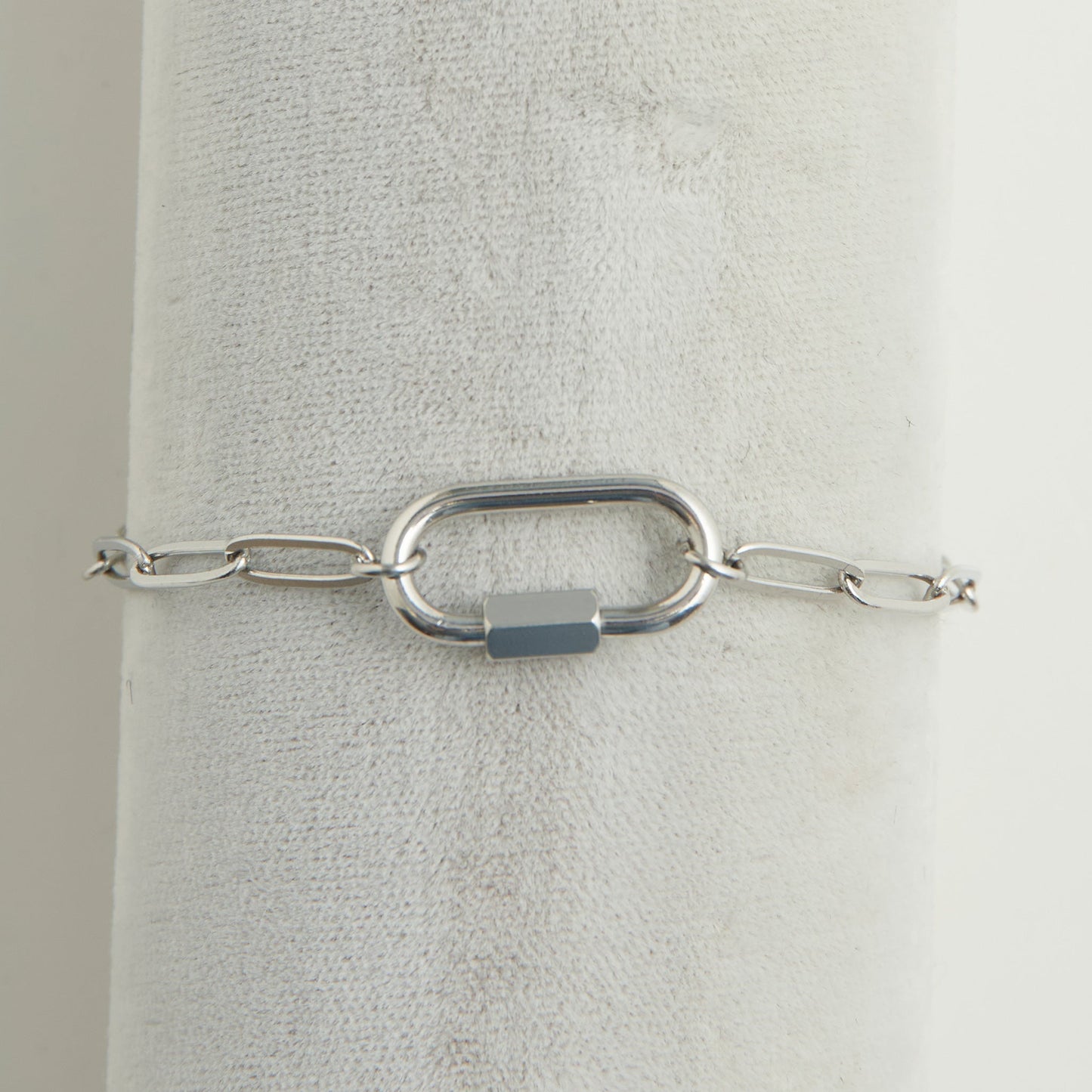 Narelle Waterproof Paperclip Chain Carabiner Bracelet