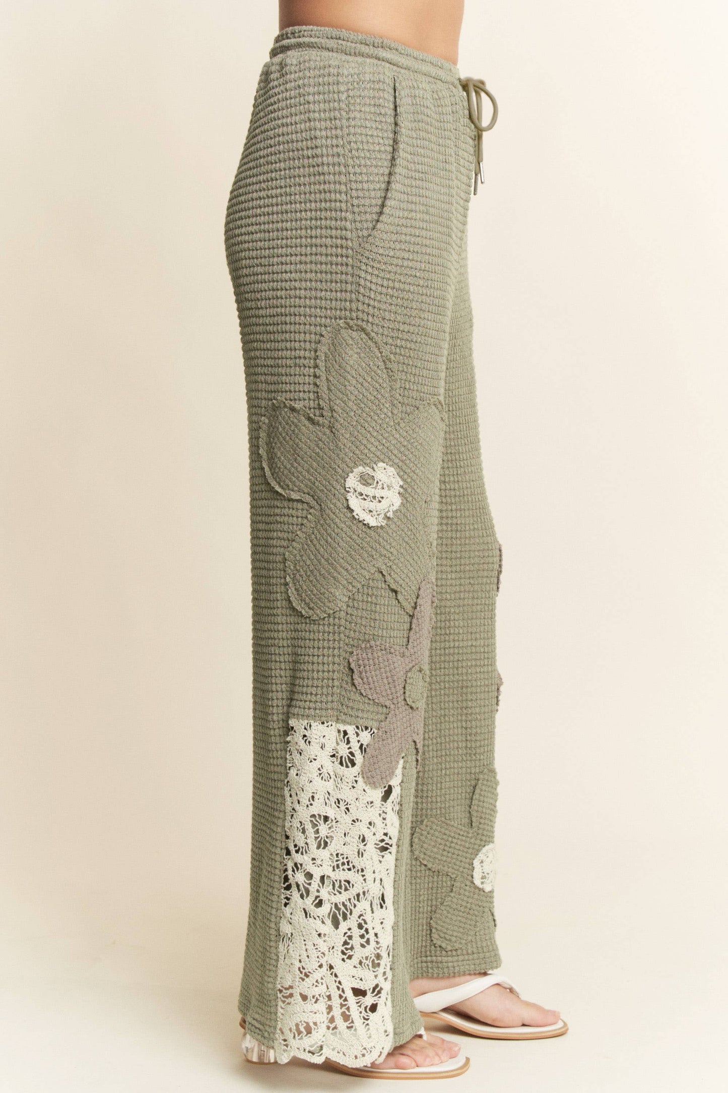 THERMAL MIXTURE KNIT WIDE OPENING PANTS by Davi & Dani