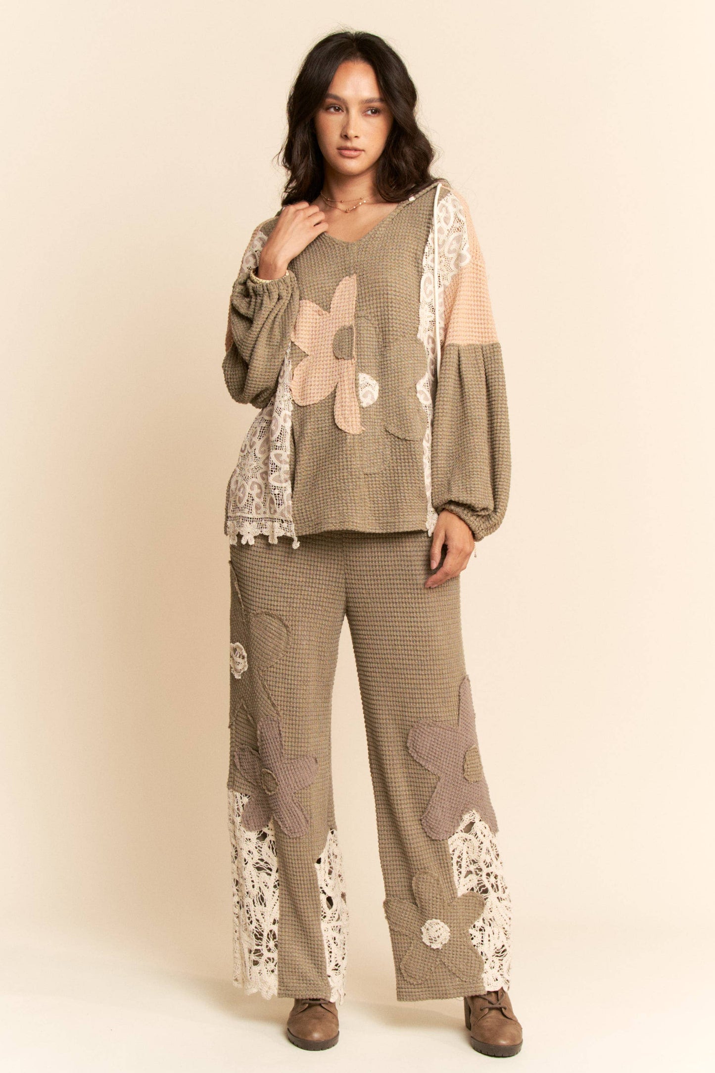 HOODIE OVERSIZED KNIT TOP WITH FLOWER PATCH by Davi & Dani