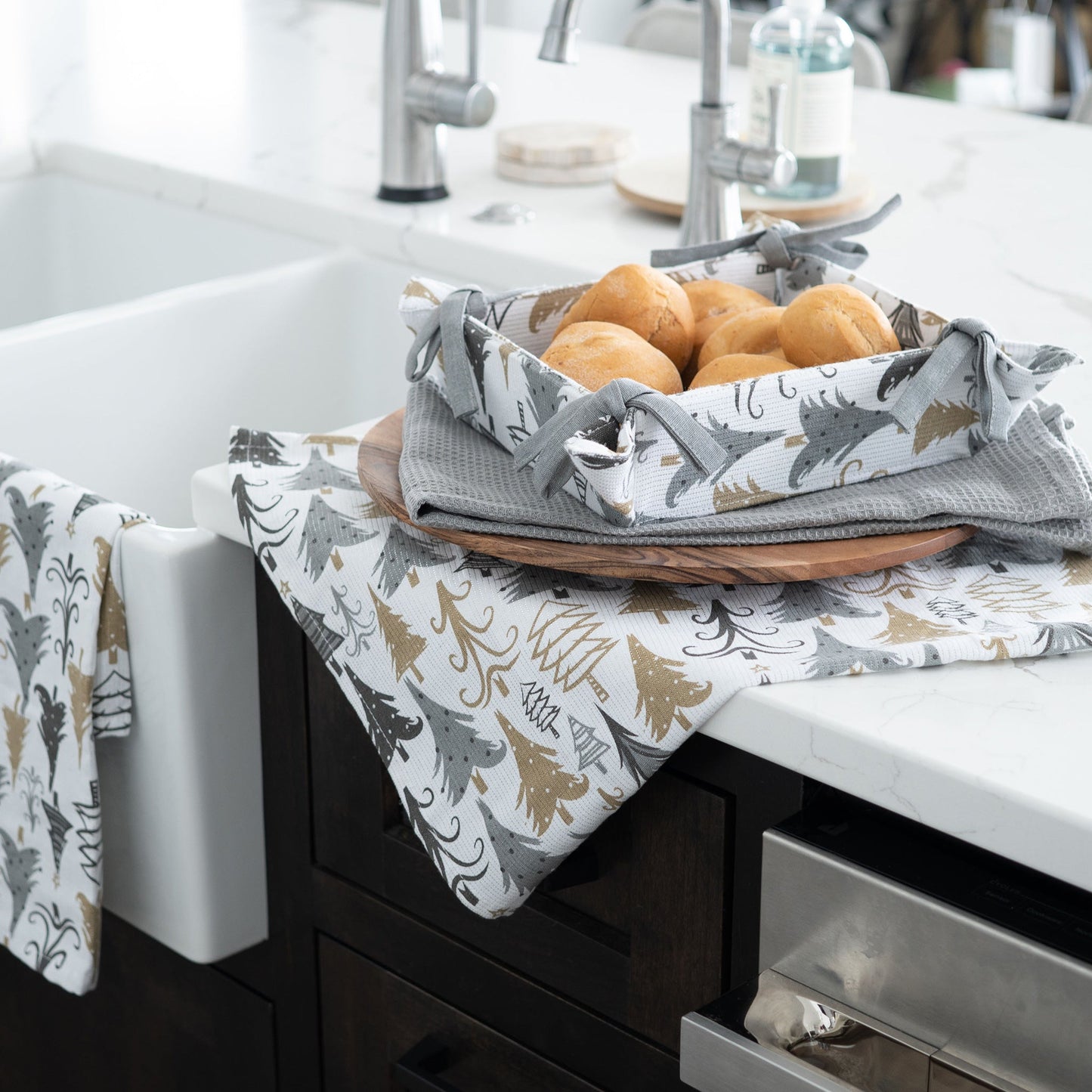4 Piece Holiday Trees Tea Towel & Bread Basket Set