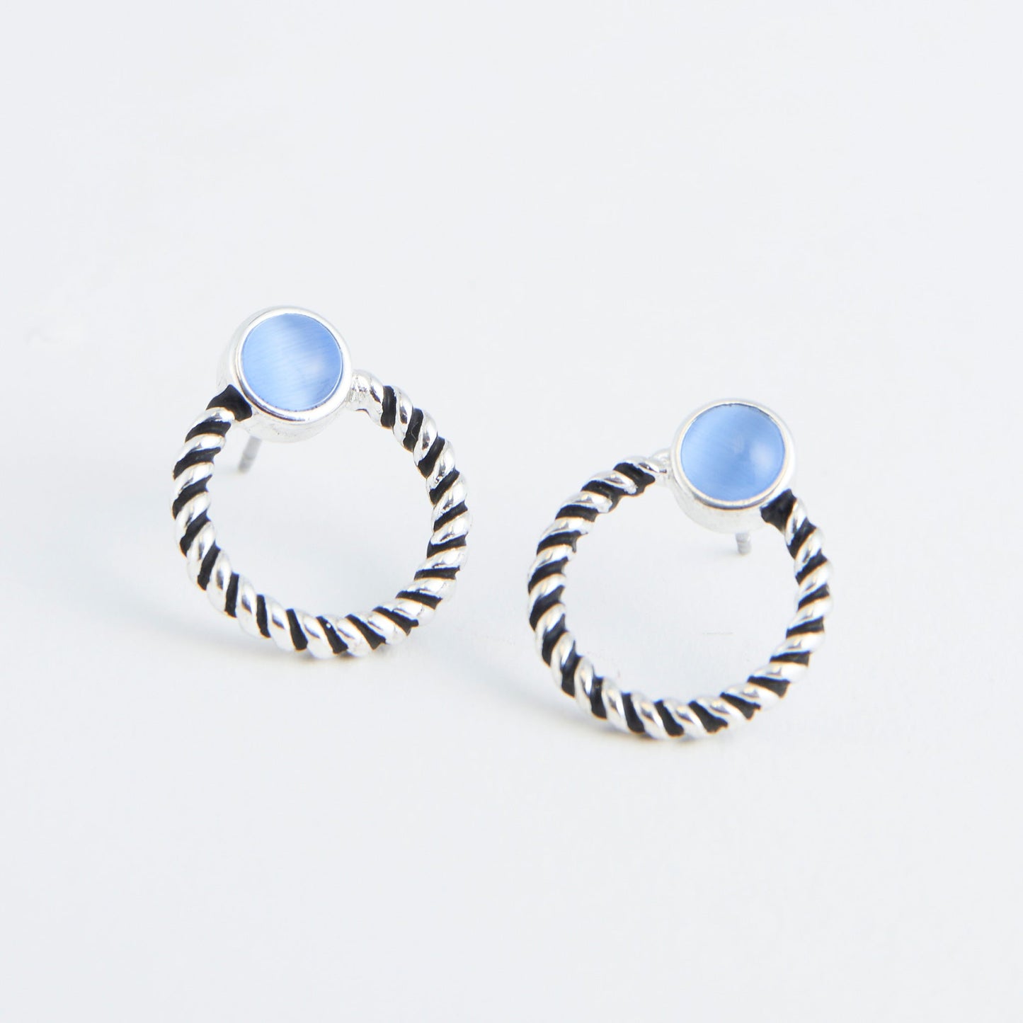 Ear Sense Silver Antique Rope Circle Blue Cateye Earrings