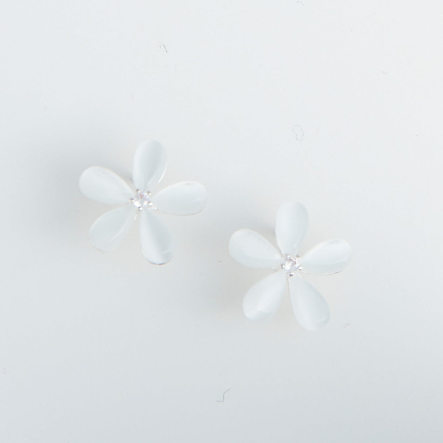 Ear Sense Silver White Cateye Flower Stud Earrings