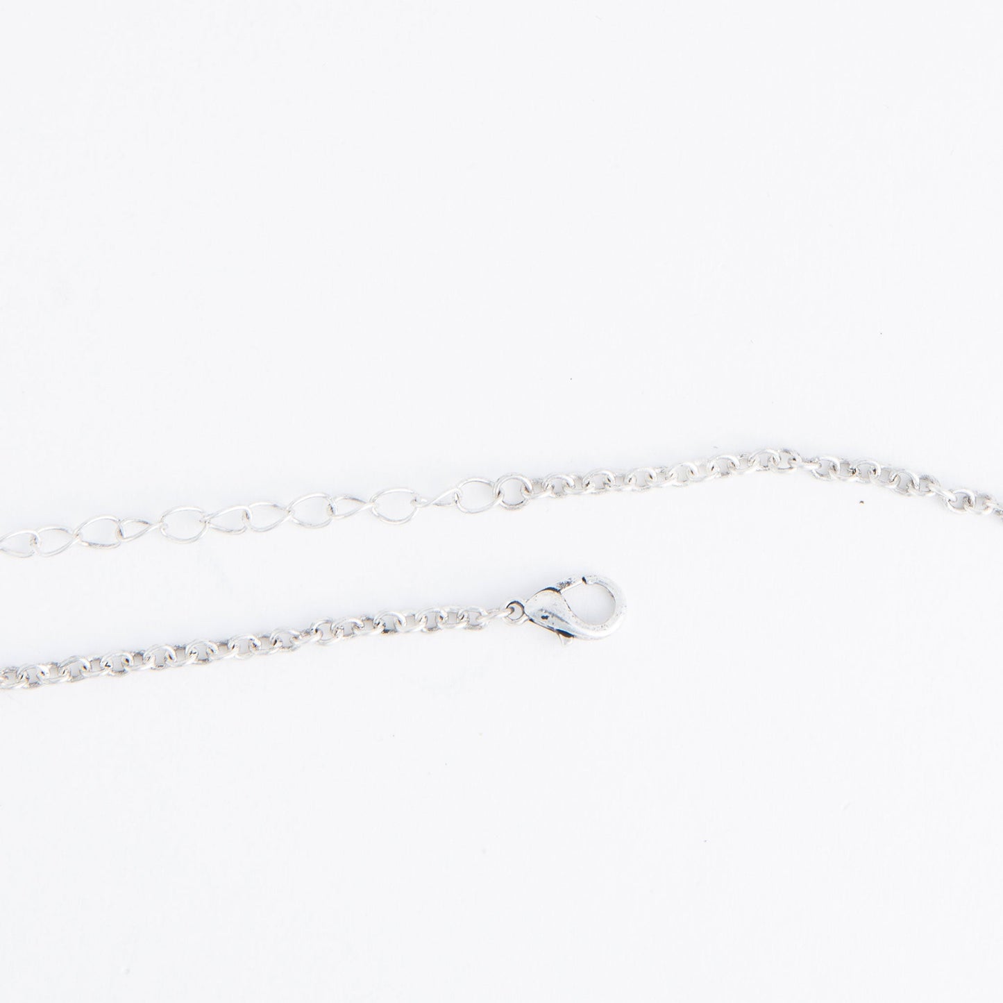 Zenni Engraved Antique Silver Daisy 18" Pendant Necklace