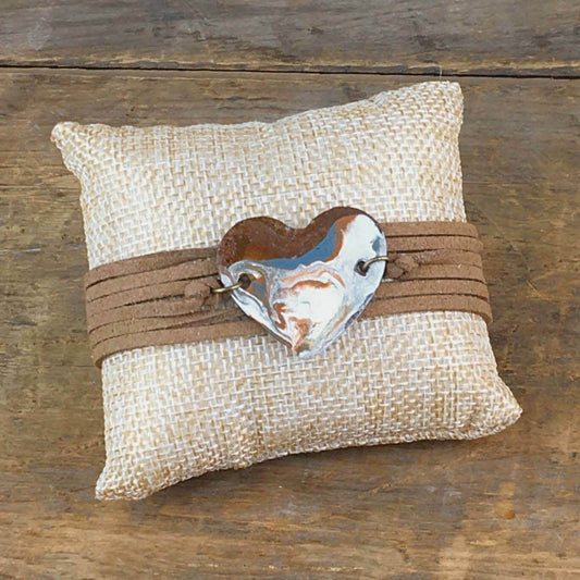 DESERT SWIRL HEART WITH SUEDE WRAP