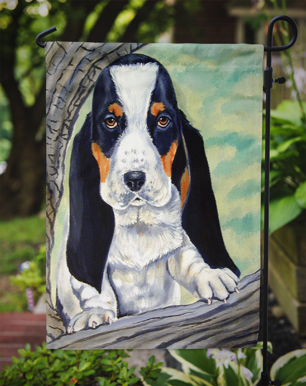 Basset Hound at the tree Garden Flag – Decorative Outdoor Yard Flag