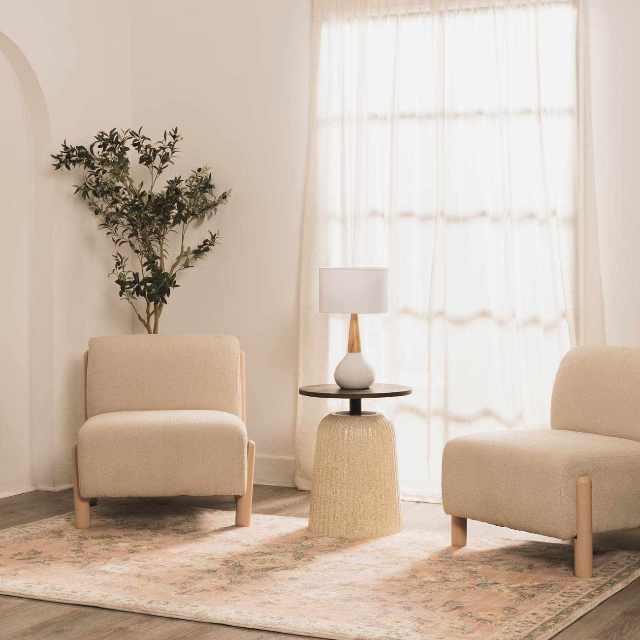 Baugo White Ceramic Table Lamp