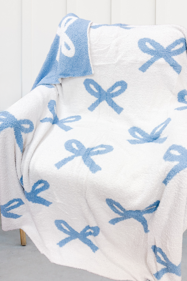 SC - ETA 3/2 - Blue and Cream Bow Luxury Blanket