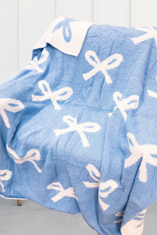 SC - ETA 3/2 - Blue and Cream Bow Luxury Blanket