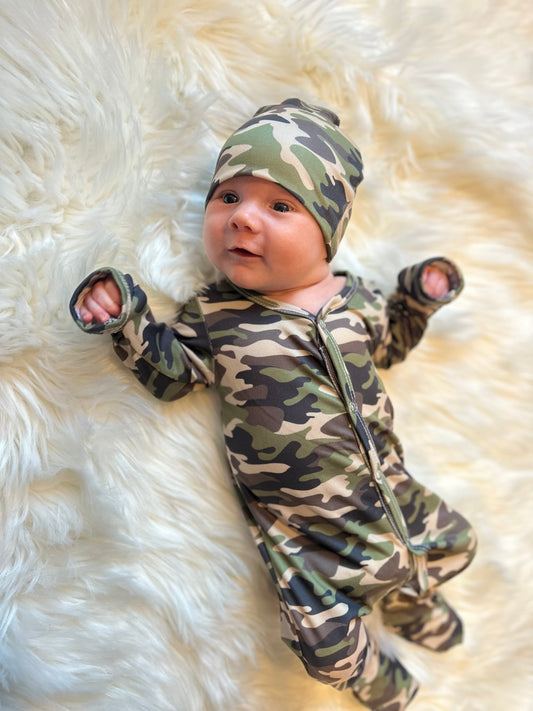 NEWBORN camo sleeper Set