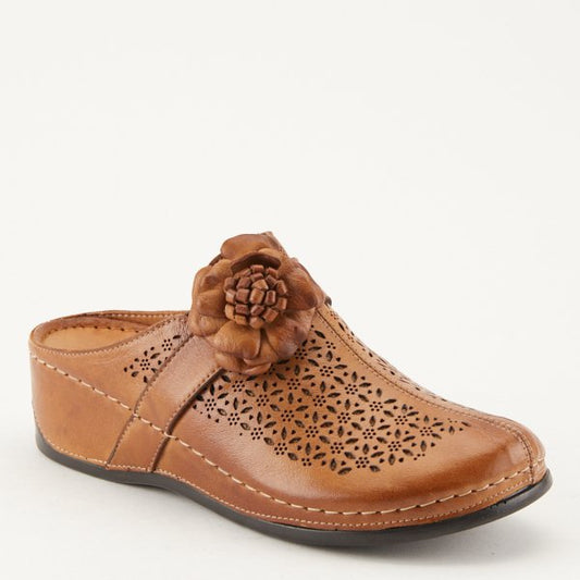 Lilybean Camel Clog by Spring Footwear