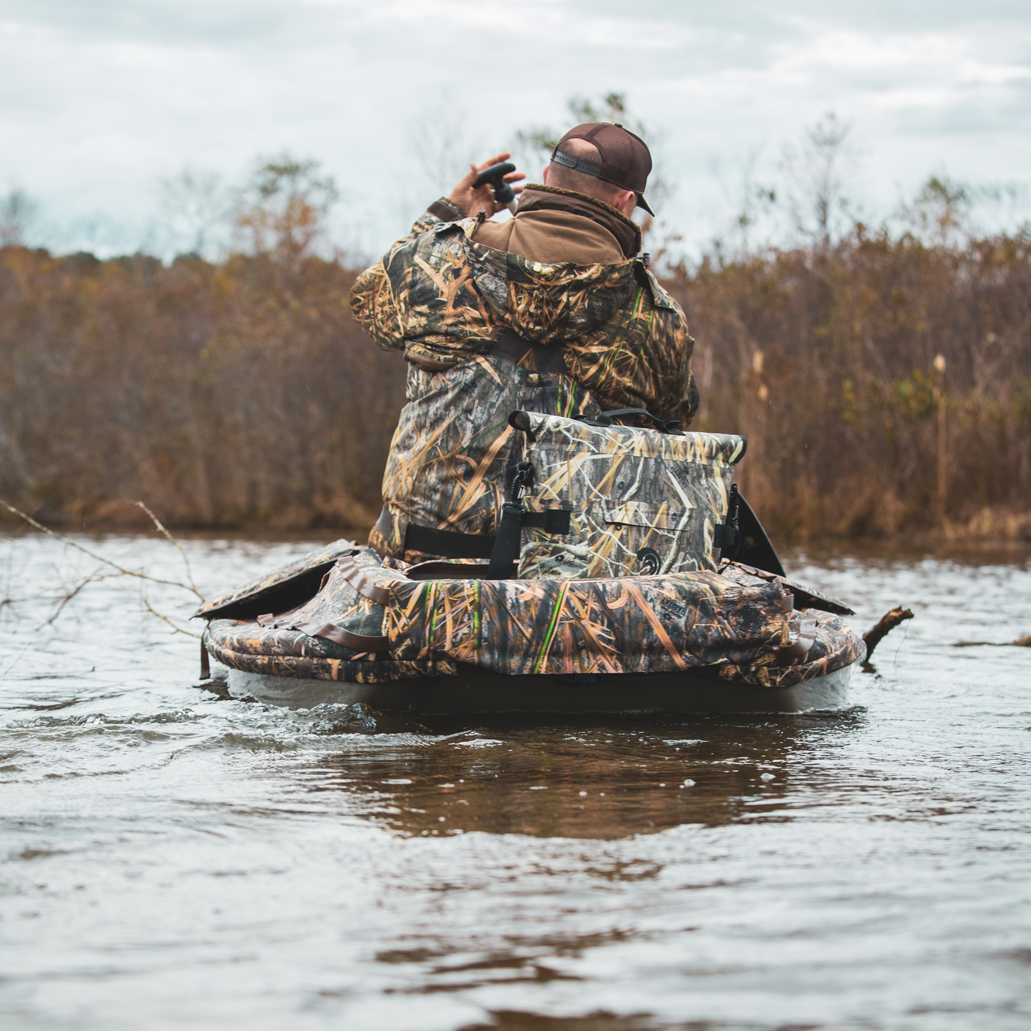 Mossy Oak - Auto-Sealing, Waterproof, Floating, Scent Proof Day-Pack Cooler by Dry Pocket Apparel