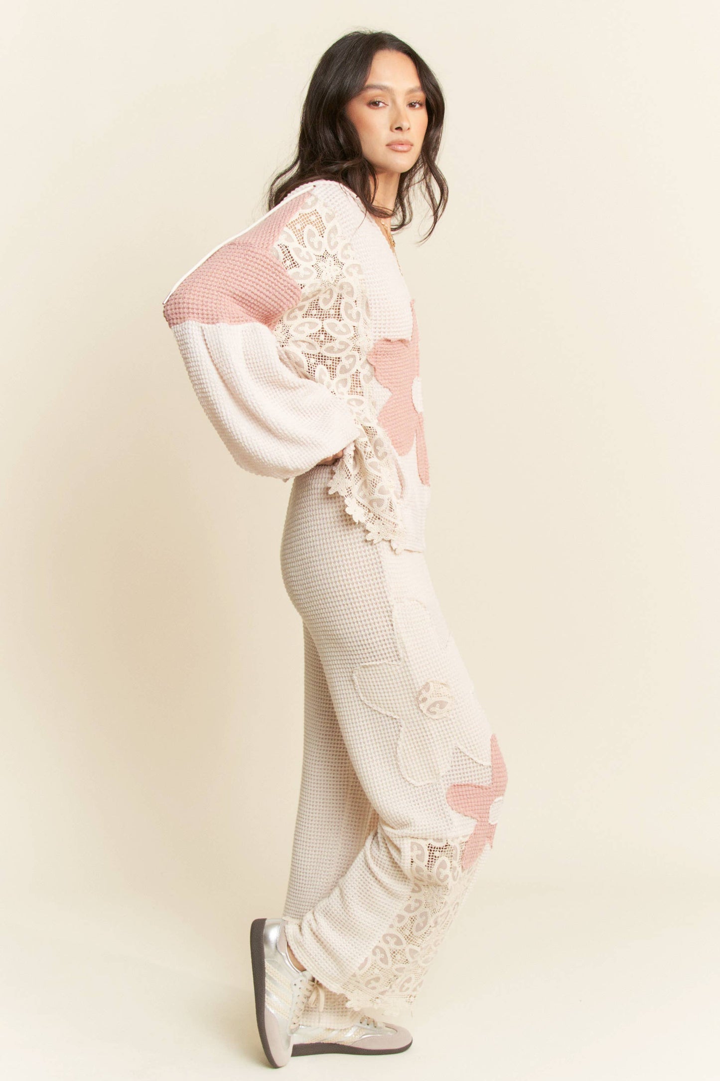 THERMAL MIXTURE KNIT WIDE OPENING PANTS by Davi & Dani