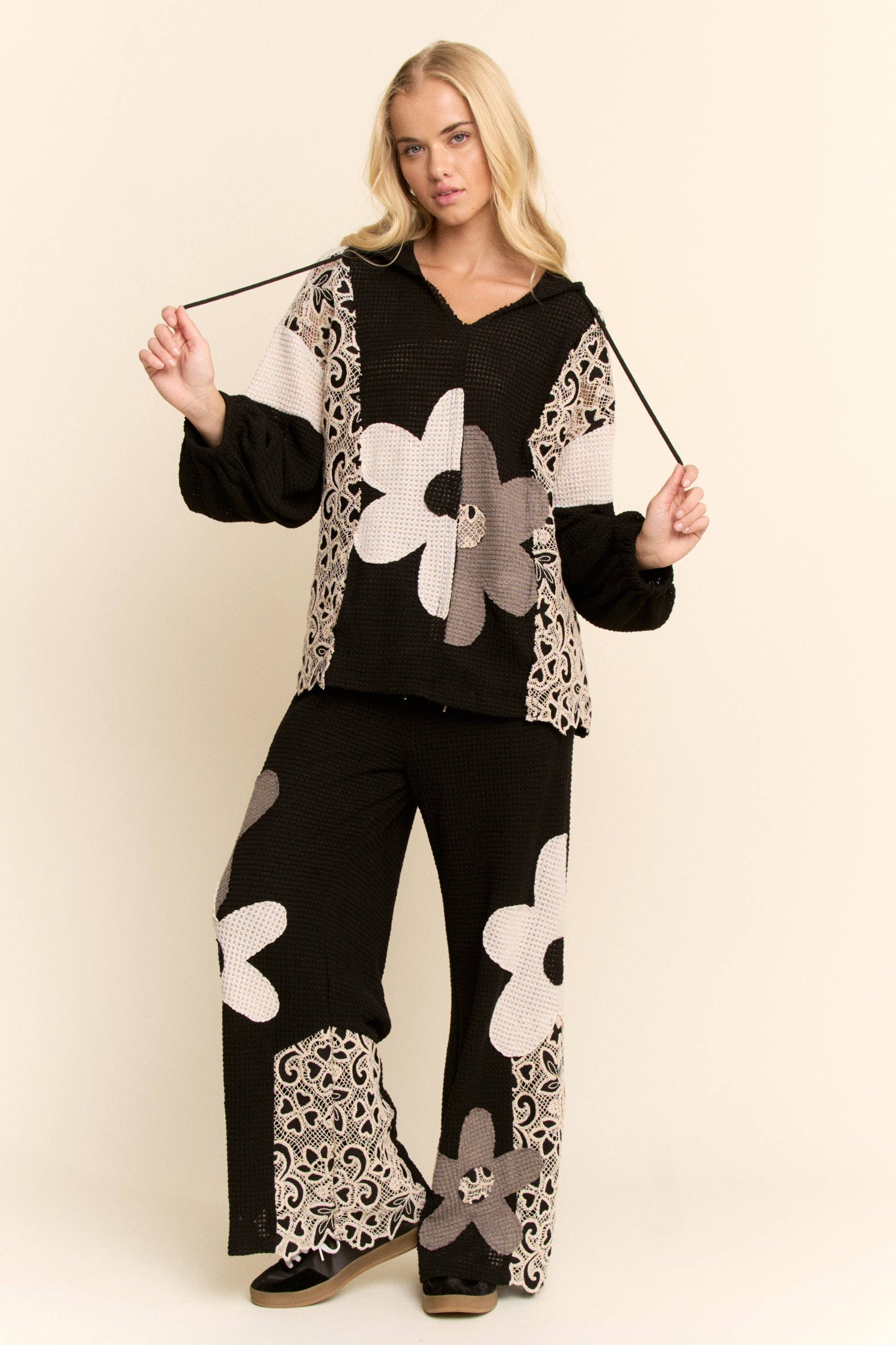 THERMAL MIXTURE KNIT WIDE OPENING PANTS by Davi & Dani