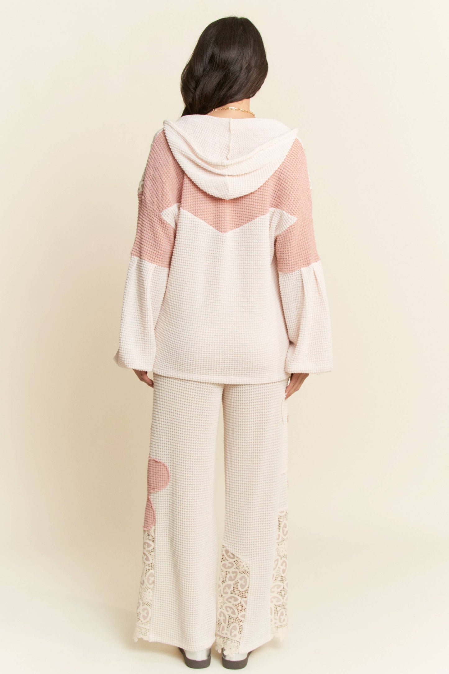 THERMAL MIXTURE KNIT WIDE OPENING PANTS by Davi & Dani