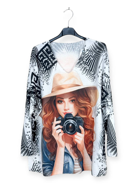 Red Head Hat Camera Print V-Neck Sweater with Patterns