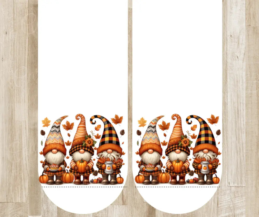 Gnome Giving – White