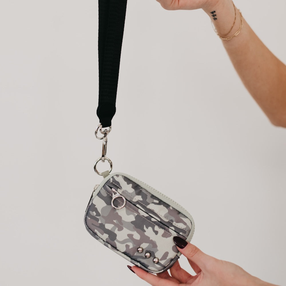 Nelly Nylon Card Wallet Wristlet