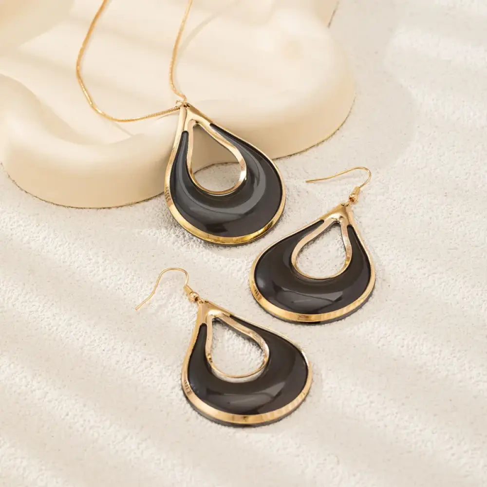 Stopping Traffic – Black