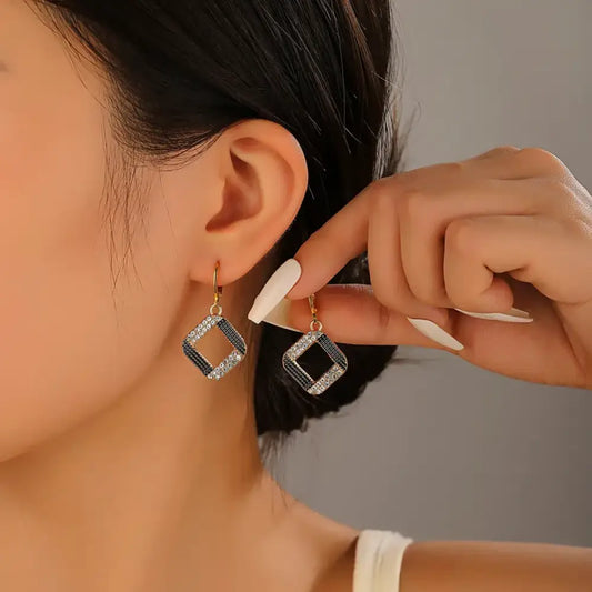 Stunning Style – Gold