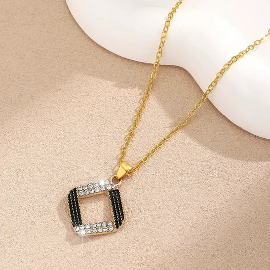 Stunning Style – Gold